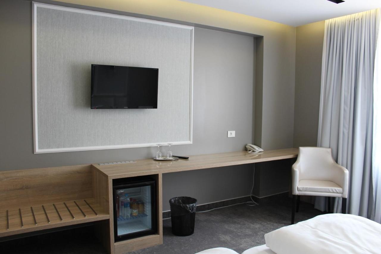 Hotel Merops Meszaros Szekszard Exterior photo